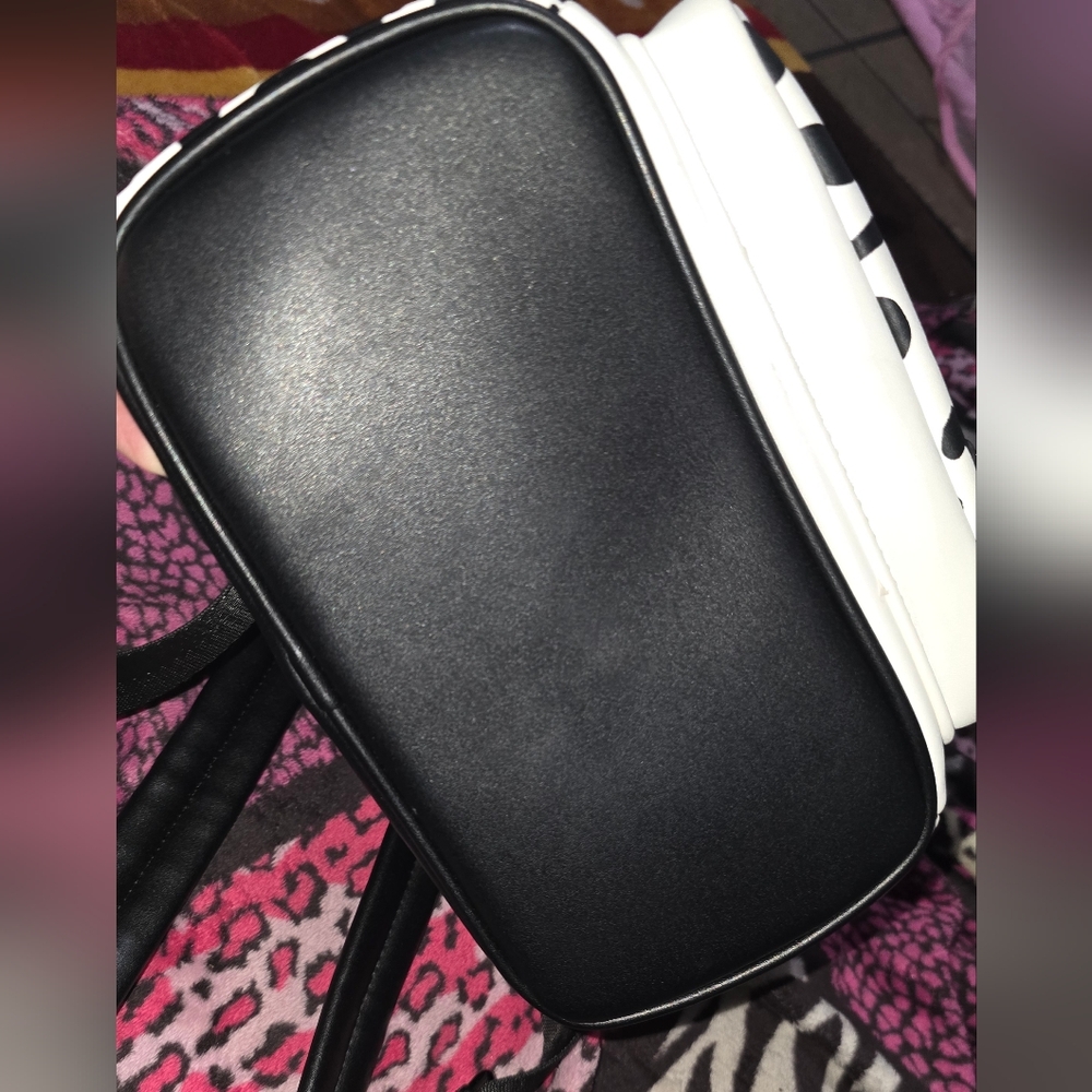 Disney Loungefly Cruella De Vil Backpack View 6